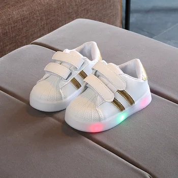 Boyutu 21-30 Bebek Yürüyor Parlayan Ayakkabı Çocuk LED nefes ayakkabı Erkek Parlayan Sneakers Kızlar Sneakers Aydınlık Taban Yeni