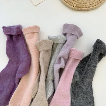 2023 Yeni Kış Kadın Erkek sıcak tutan çoraplar Katı Tavşan Saç Kalın İsıtıcı Uzun Çorap Sevimli Termal Noel Çorap Yıl Çorap Hediyeler